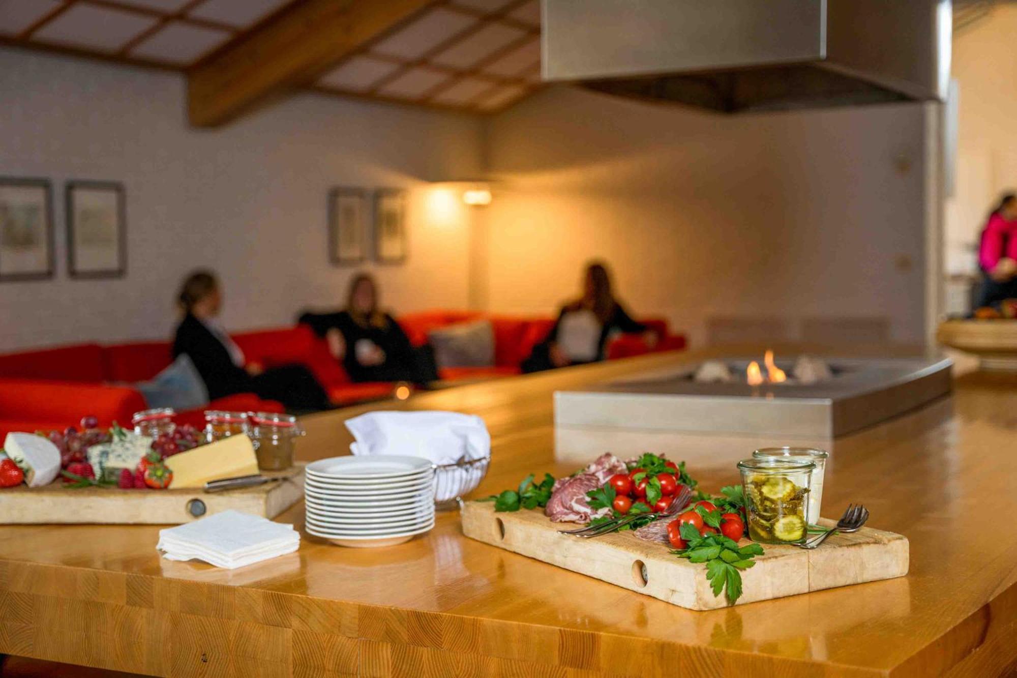 Thorbjornrud Hotell Jevnaker Buitenkant foto